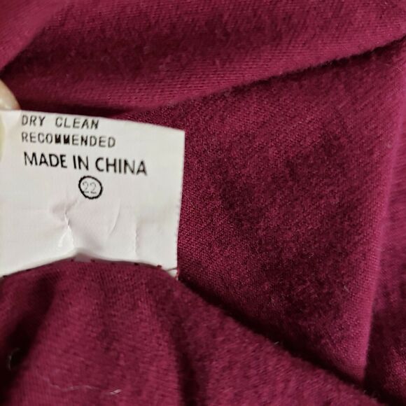 Shein Women's T Shirt Medium 6 Purple Graphic Smile Tee Short Sleeve Crew Neck - Picture 9 of 9